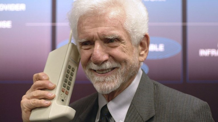 Βαρετό το iPhone 6S λέει ο εφευρέτης του κινητού τηλεφώνου