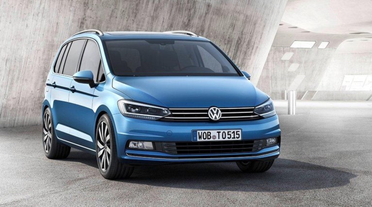 VW Touran: Ολοι οι καλοί χωράνε (και ας είναι και 7)!