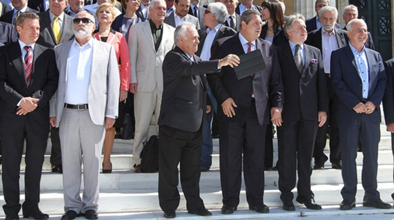 Κατρούγκαλος: Ο υπουργός που...ψηλώνει μόνος του