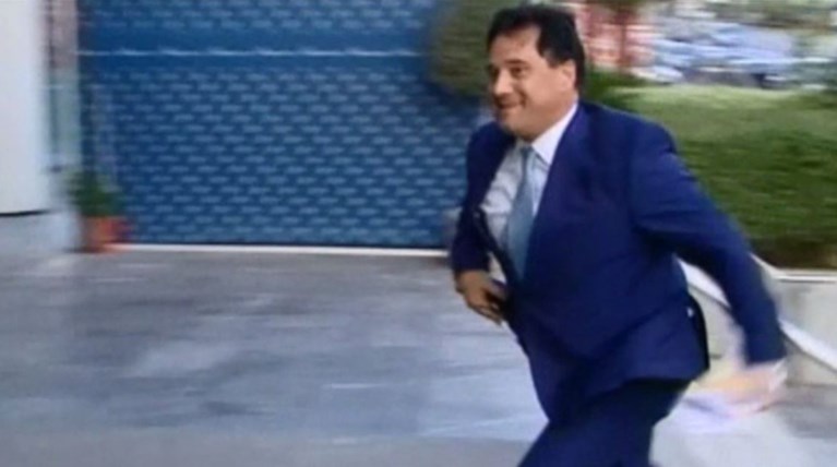 Βρήκε τις 50 υπογραφές ο Αδωνις:Κατέθεσε υποψηφιότητα