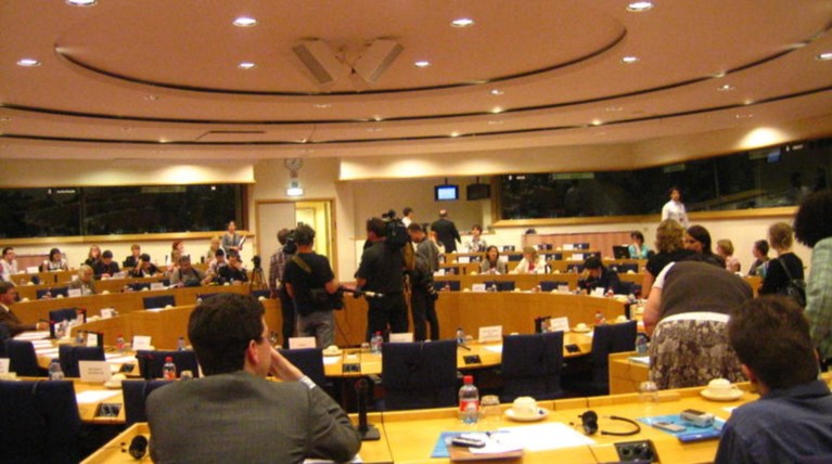 EWG: 48 προαπαιτούμενα σε 15 μέρες πρέπει να εφαρμόσει η Αθήνα