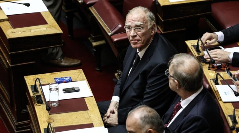 Η συγκίνηση του Λεβέντη στην πρεμιέρα του στο Κοινοβούλιο (φωτο)