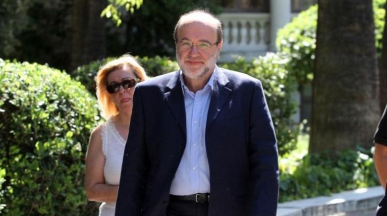 Στο τραπέζι capital controls για Δημόσιο-συνταξιούχους