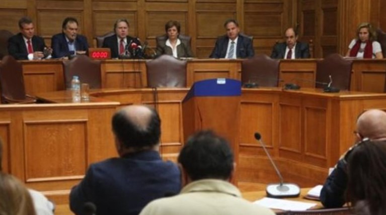 «Μας απειλούν» καταγγέλλουν μέλη της επιτροπής Σοφών για το ασφαλιστικό