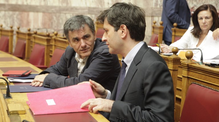 Aναμονή για 23% στα σχολεία, τέλη, ενοίκια και θέρμανση