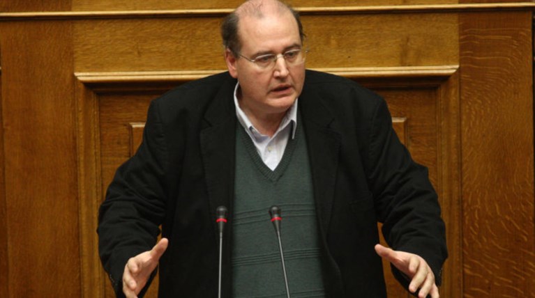 Φίλης: Τα θρησκευτικά να γίνουν... θρησκειολογία