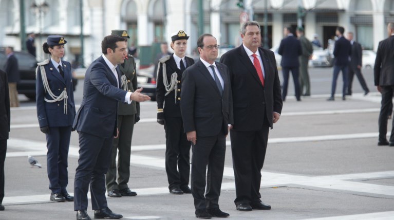 Υποδοχή Ολάντ: Τα παρατράγουδα, η παράσταση Καμμένου