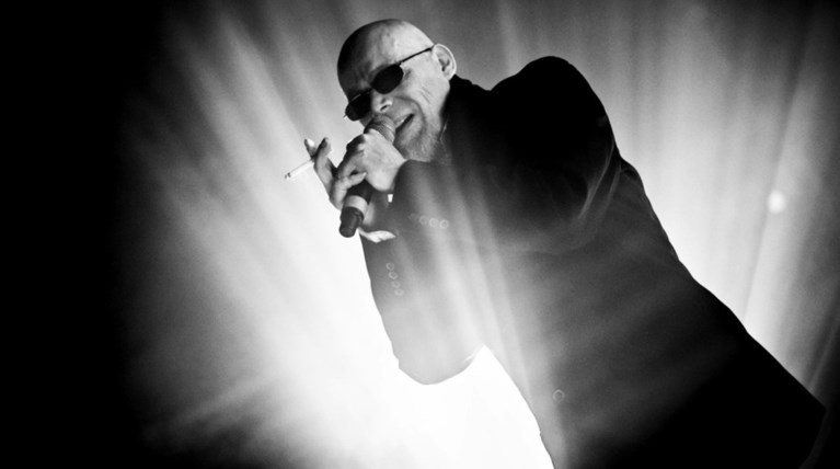 Αναβάλλεται η συναυλία των Sisters of Mercy και αιτία είναι ..λαρυγίτιδα