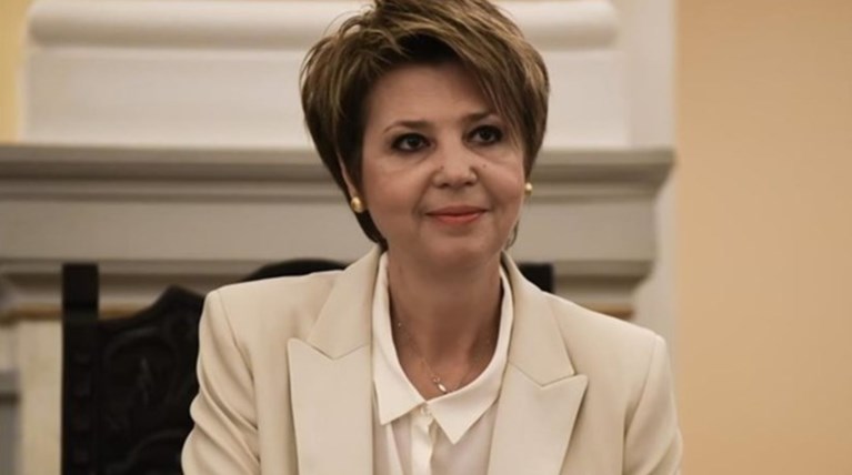 Γεροβασίλη: Δεν κινδυνεύουν οι συντάξεις κάτω των 1000€