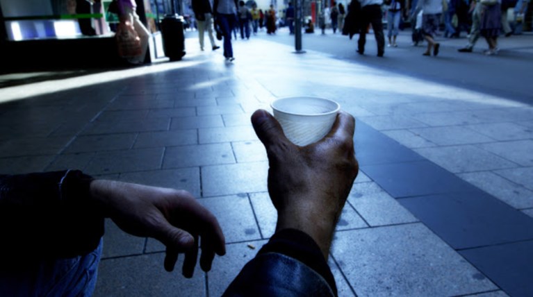 26.000.000 νέοι & παιδιά στην ΕΕ απειλούνται με φτώχεια