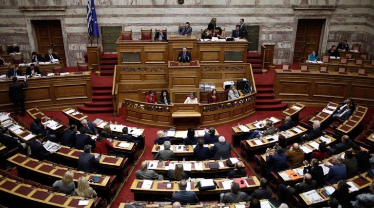 Τι αλλάζει για τις 100 δόσεις και το πετρέλαιο αγροτών