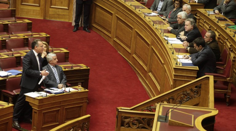 Το μισό υπουργικό στην Ώρα του Πρωθυπουργού στη Βουλή