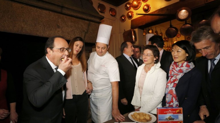 O Ολάντ δοκίμασε την ομελέτα που...σε κάνει πρόεδρο