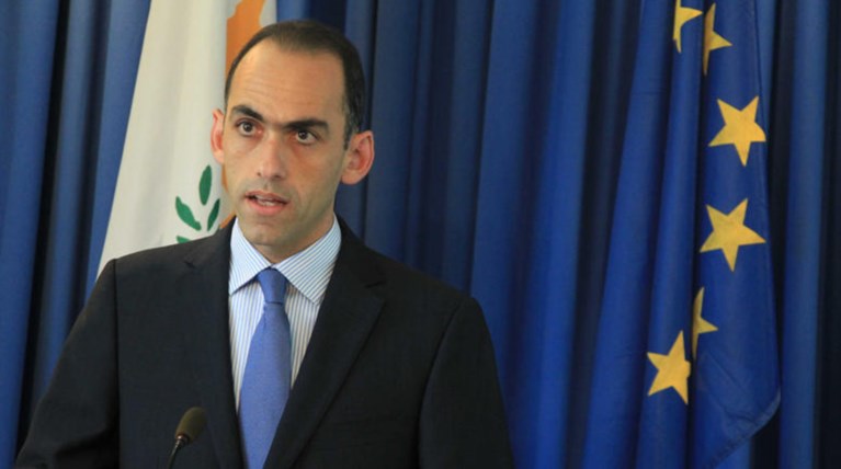 Κύπριος ΥΠΟΙΚ: Έβλεπα την Ελλάδα να πηγαίνει στα βράχια