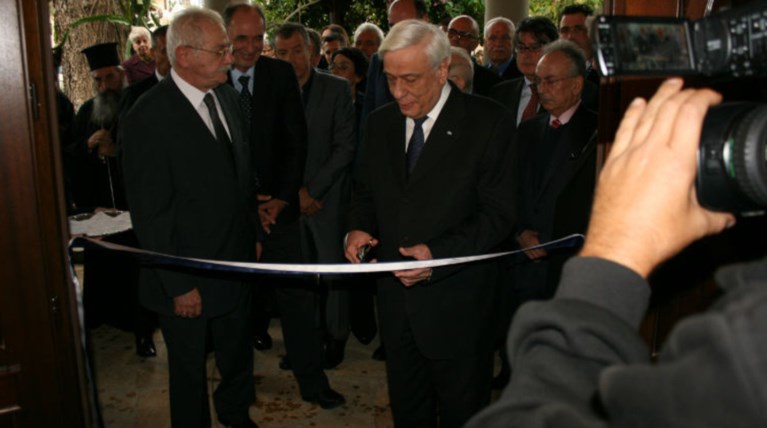 H συνάντηση-έκπληξη που είχε ο Παυλόπουλος στα Χανιά