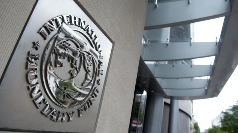ΔΝΤ: Να δεσμευθεί η Ευρώπη στην αναδιάρθρωση του ελληνικού χρέους