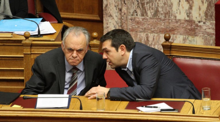 Κυβερνητική σύσκεψη υπό τον Τσίπρα στη Βουλή για κόκκινα δάνεια & ισοδύναμα