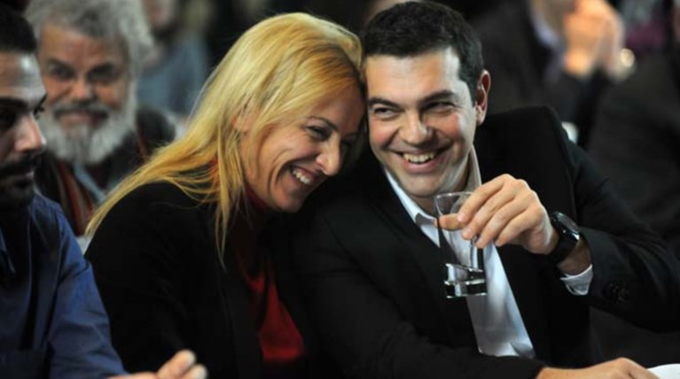 H «μάχη των σκουπιδιών» χωρίζει Δούρου και Μαξίμου