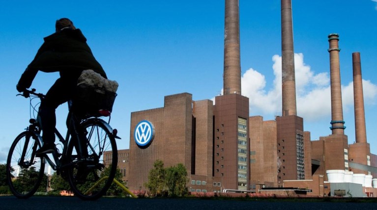 Καταρρέει με το «καλημέρα» η μετοχή της Volkswagen