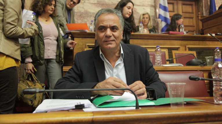 Καυγάς στη Βουλή για την... τουαλέτα του Σκουρλέτη