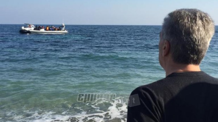 Άφησε Τσίπρα-Σουλτς και βούτηξε να σώσει δύο πρόσφυγες ο δήμαρχος Λέσβου