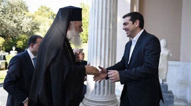 Σύσκεψη στο Μαξίμου για προσφυγικό παρουσία Ιερώνυμου