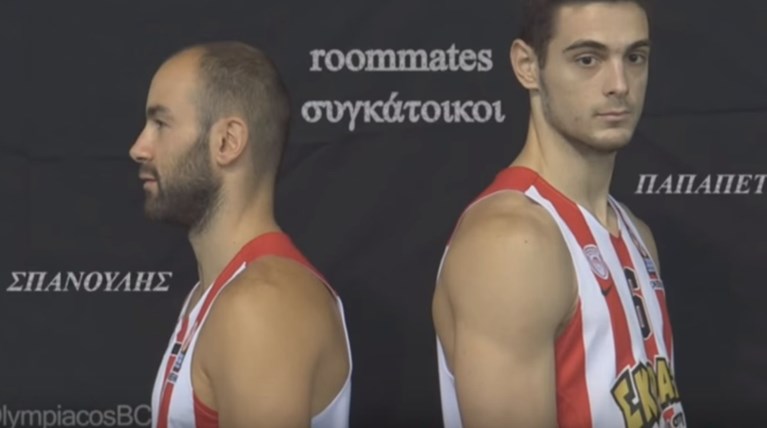 Ροχαλίζει ο Σπανούλης; Τραγουδάει στο μπάνιο; Η απάντηση στο video