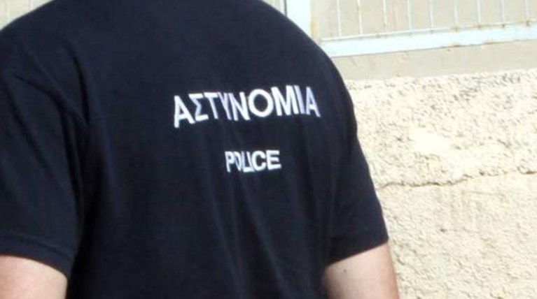 Απίστευτο: Αστυνομικός έπαιρνε μάτι γυναίκες σε λουτρά στις Θερμοπύλες