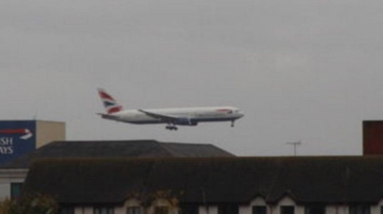 Αναγκαστική προσγείωση πτήσης της British Airways για Αθήνα 
