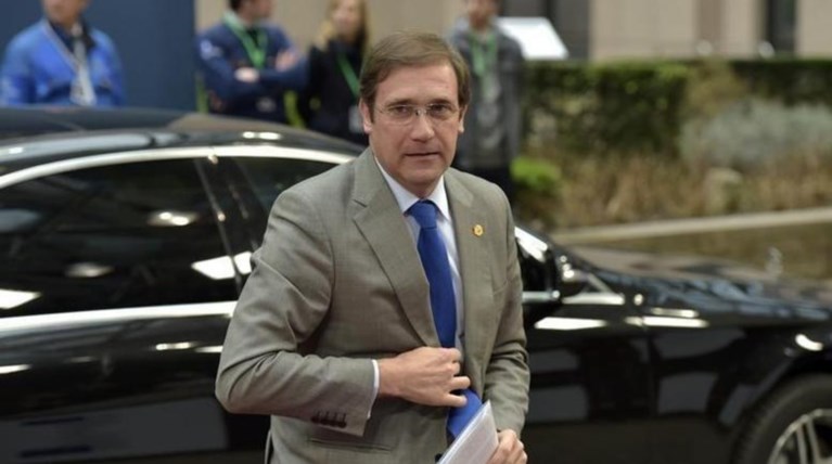 Αντίστροφη μέτρηση για Κοέλιο-Σήμερα πέφτει η κυβέρνησή του