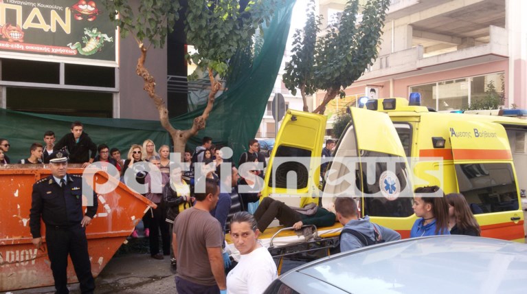 Πύργος: 28χρονη έπεσε από μπαλκόνι πάνω...στη μητέρα της