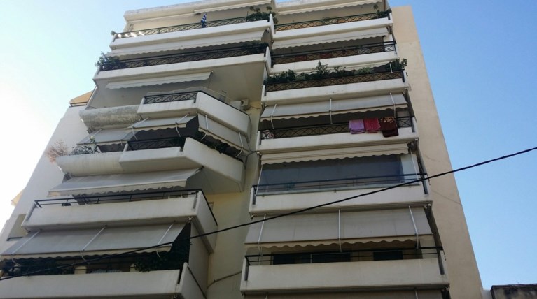 Βούτηξε από τον 8° όροφο όπως ο πατέρας της