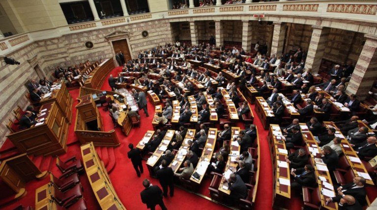 Απόφαση πρόκληση: Κονδύλι 60 χιλ.ευρώ για τα διόδια των βουλευτών επαρχίας