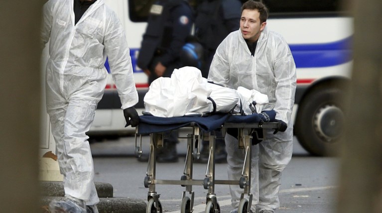 Ποιοι κρύβονται πίσω από το μακελειό: Ολα τα σενάρια