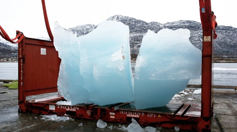 Παγόβουνα από την Γροιλανδία στην καρδιά του Παρισιού