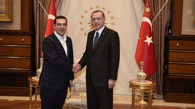 Ανταλλαγή ευχών και φόβου για τρομοκρατία-προσφυγικό