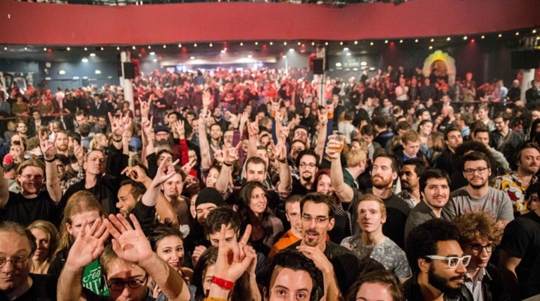 Η τελευταία φωτογραφία πριν τη σφαγή στο Μπατακλάν