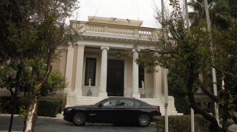 Γράφουν και διαγράφουν τα σενάρια για οικουμενική