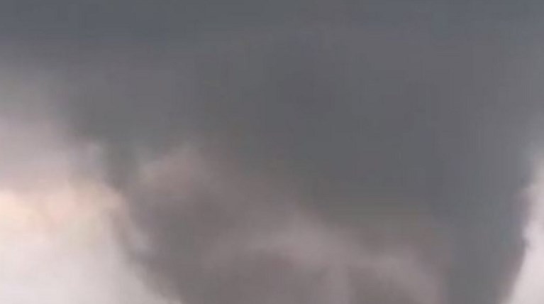 Ανεμοστρόβιλος τα σήκωσε όλα στην Κέρκυρα