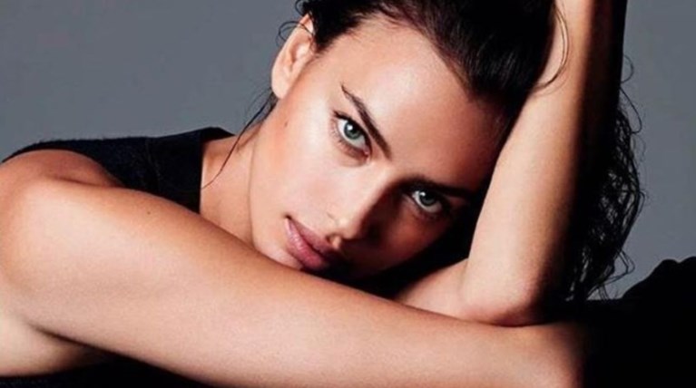 Τι δεν φοράει η Iρίνα Σάικ όταν νιώθει ευλογημένη για τη χρονιά που πέρασε;