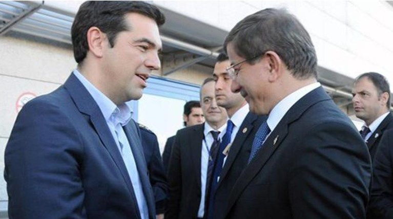 Μύλος στο Μαξίμου με τα tweets και τις αερομαχίες