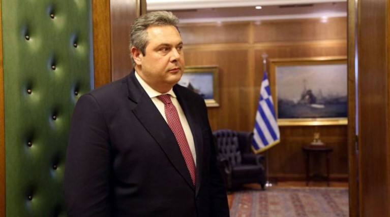 Στην έξοδο ο Καμμένος, αδειάζει το γραφείο του ακύρωσε ταξίδι στις ΗΠΑ