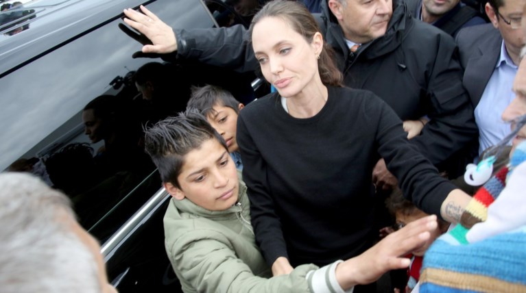 Διεθνής Τύπος: Τα ελληνικά ΜΜΕ εκνεύρισαν τη Τζολί