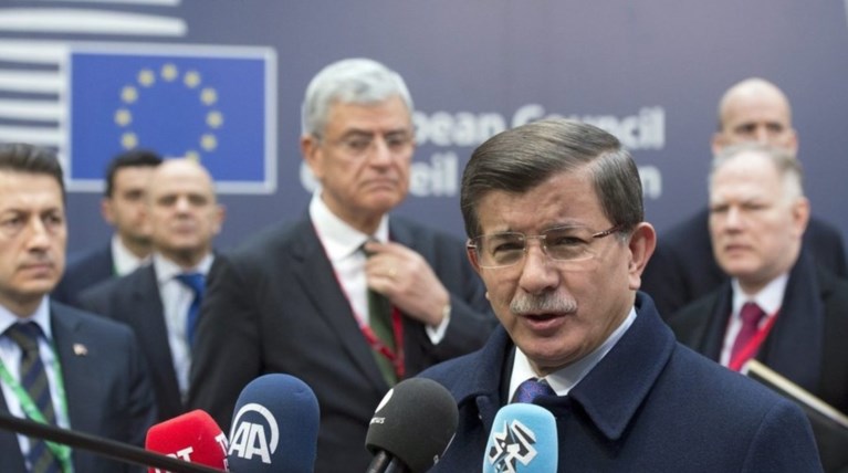 Αυτοκρατορική συνοδεία Νταβούτογλου στις Βρυξέλλες:είχε μαζί του 101 άτομα