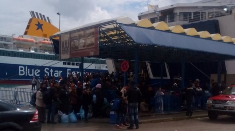 Μαζική μεταφορά προσφύγων από τα νησιά στην ενδοχώρα