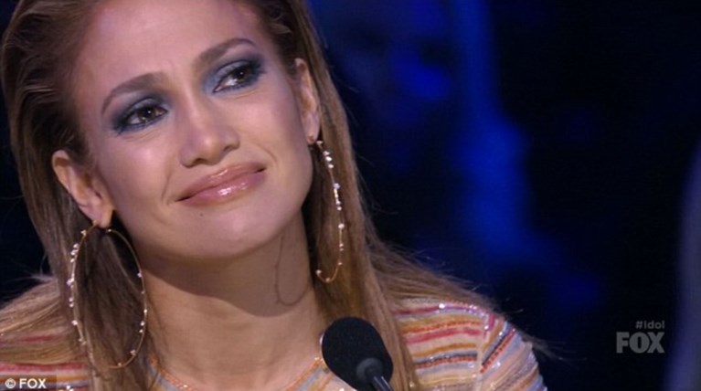 Και οι σταρ κλαίνε. Γιατί ξέσπασε η J Lo σε κλάματα on air;