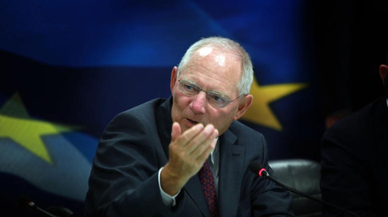 Σόιμπλε: Η Ελλάδα πρέπει να εφαρμόσει όσα συμφώνησε