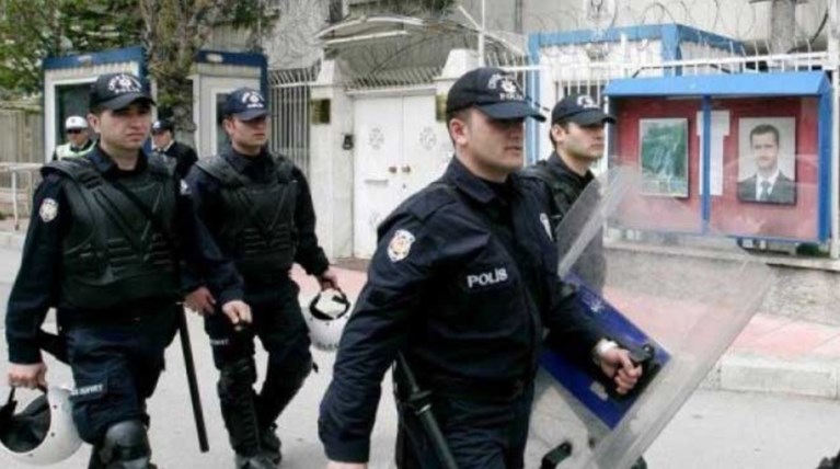 Τρόμος στην Κωνσταντινούπολη:Εκλεισε το Ολλανδικό Προξενείο
