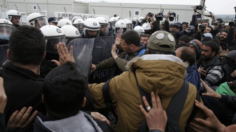 Υποπτες ΜΚΟ στο στόχαστρο της ΕΛΑΣ για την Ειδομένη