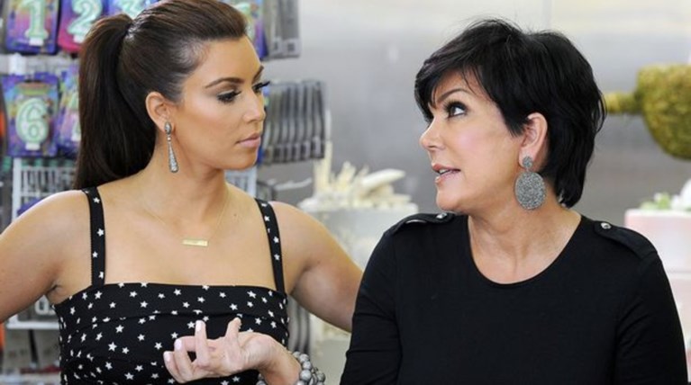 Η μάνα-προαγωγός Kris Jenner διέρρευσε το sex tape της Kim Kardashian
